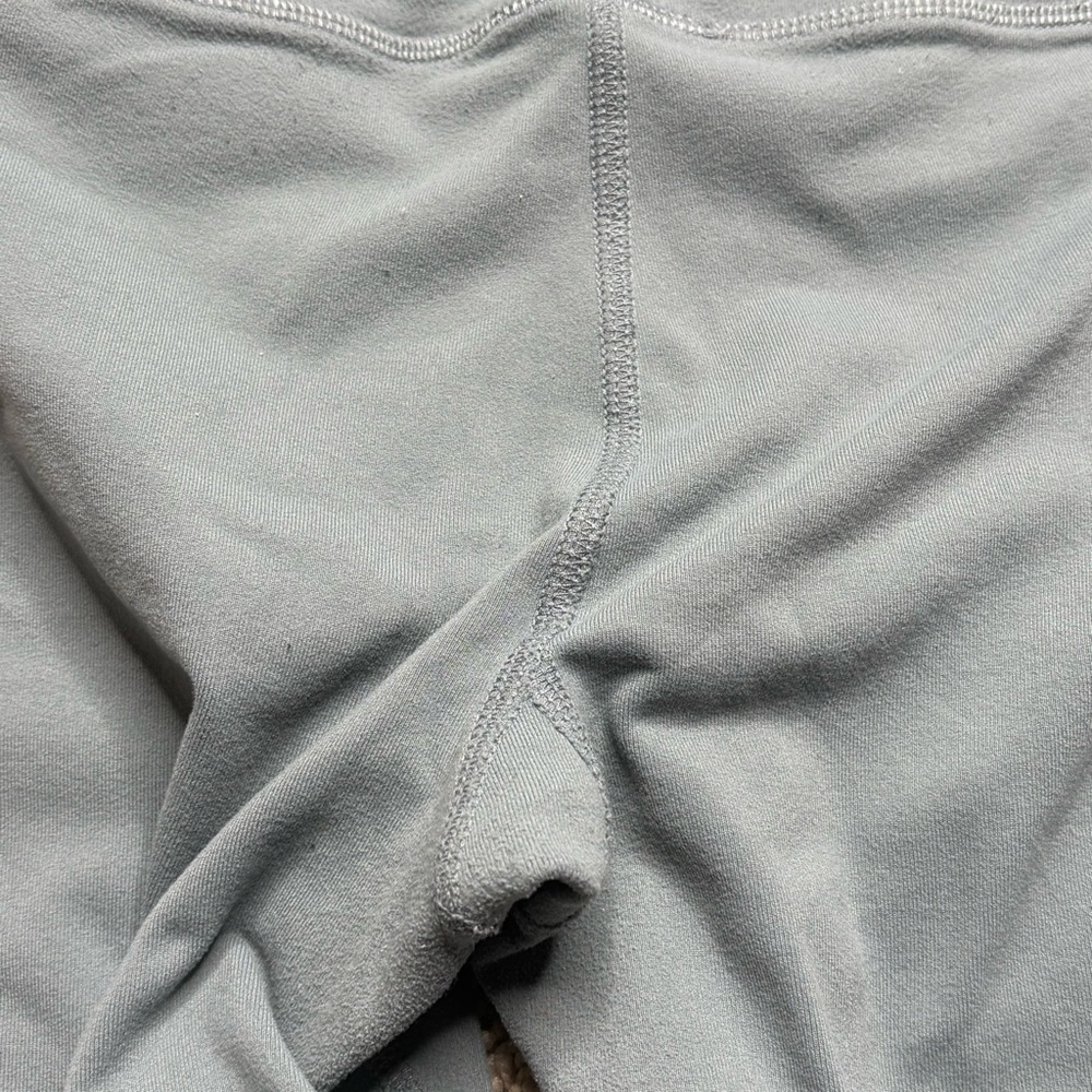 Alo Yoga AirBrush Leggings - Picture 6 of 8